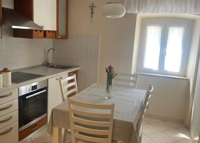 Apartment Mist 1 Center Split