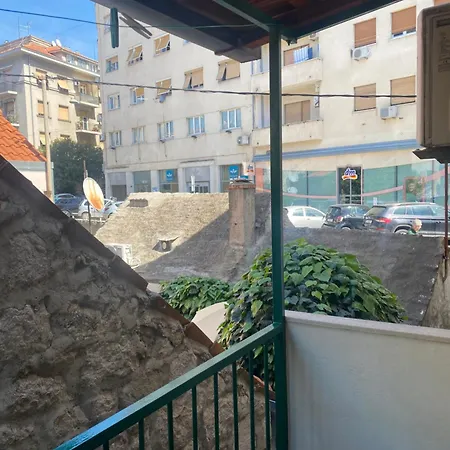 Apartment Mist 1 Center *